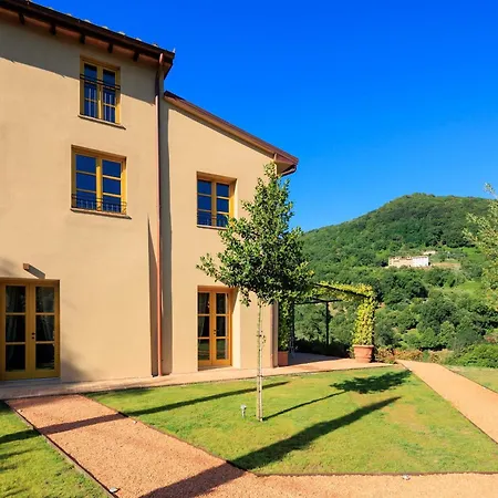 فيلة Spacious In Tuscan Countryside