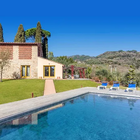 فيلة Spacious In Tuscan Countryside *