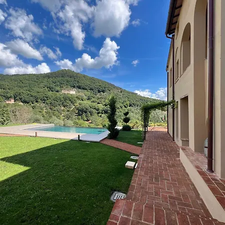 فيلة Spacious In Tuscan Countryside لوكا