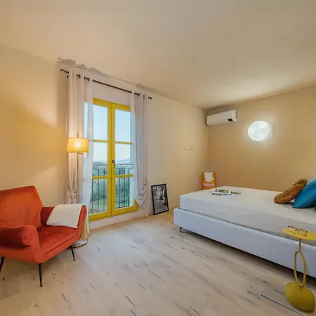 Spacious In Tuscan Countryside فيلة لوكا