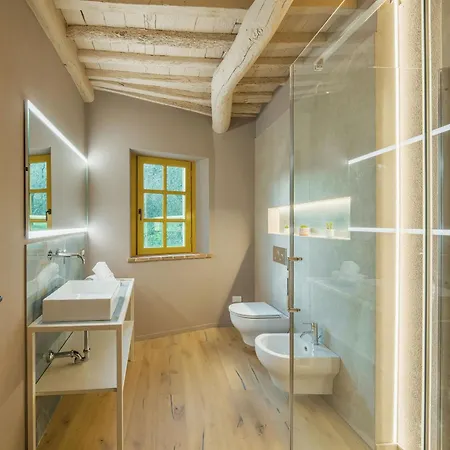 Spacious In Tuscan Countryside لوكا