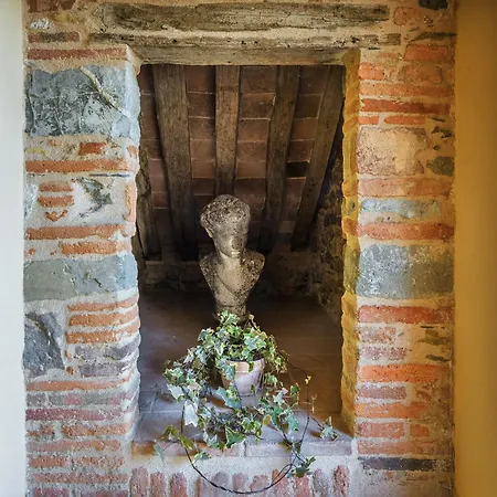 Spacious In Tuscan Countryside * لوكا