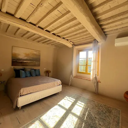 Spacious In Tuscan Countryside لوكا