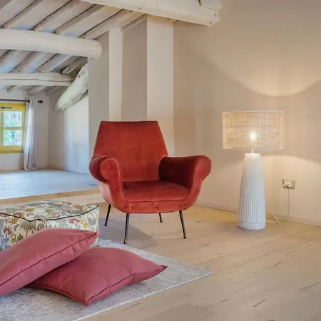 فيلة Spacious In Tuscan Countryside