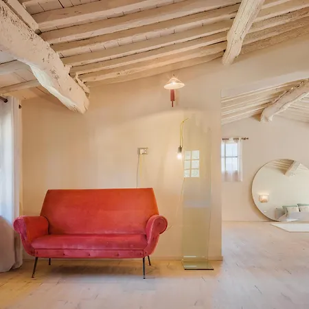 Spacious In Tuscan Countryside *