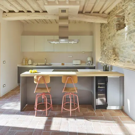 فيلة Spacious In Tuscan Countryside