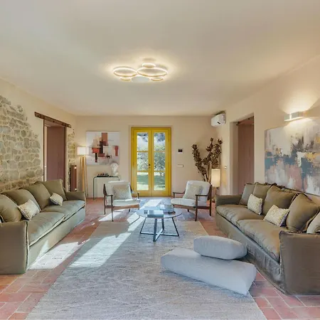فيلة Spacious In Tuscan Countryside *